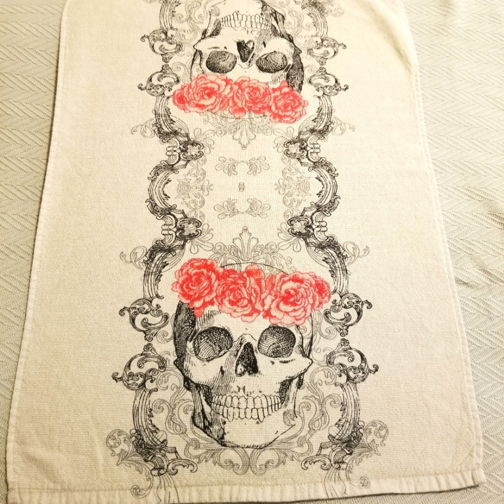 Grammercy Studio Gothic Skull & Roses Cotton Blend Hand Towel NWOT